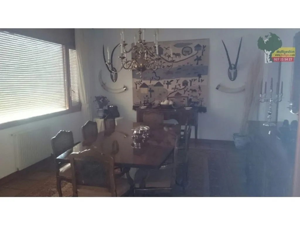 Söögituba - Luxury Villa with Forest Access in Guadalupe