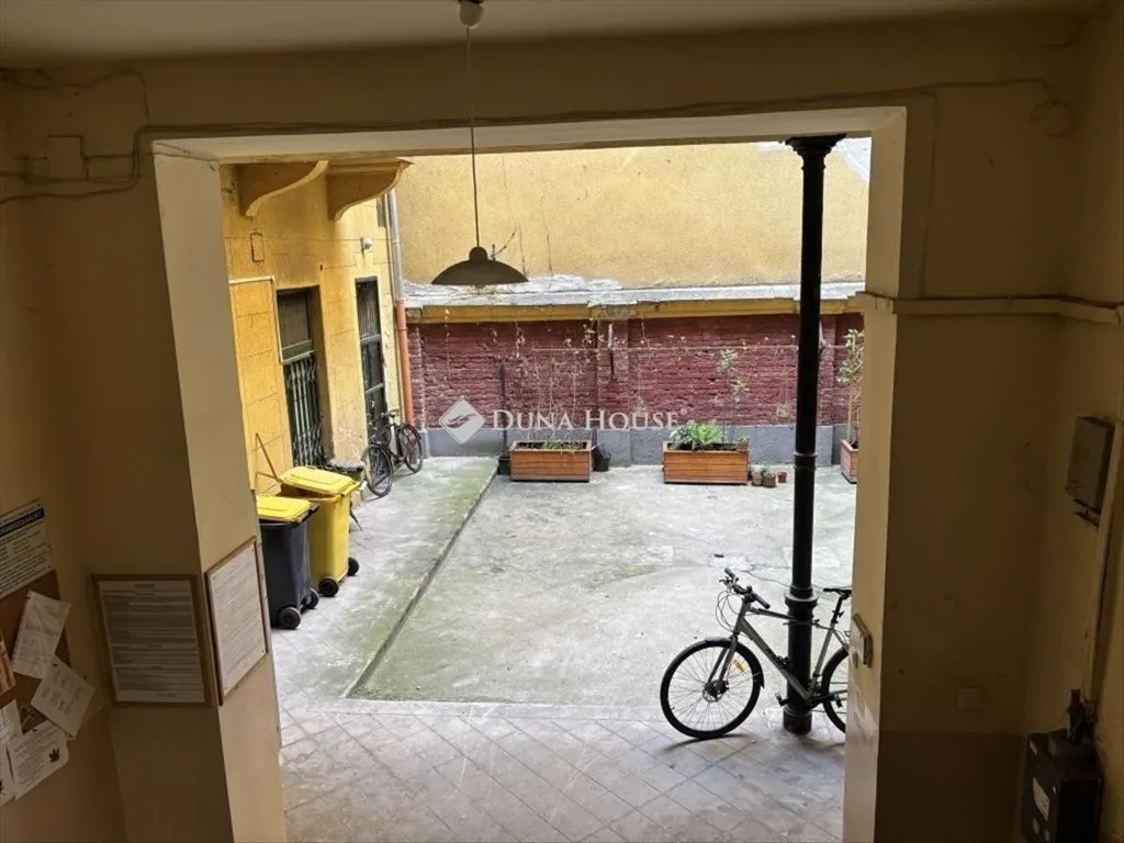 Giardino - Park-View Apartment in Budapest VII District