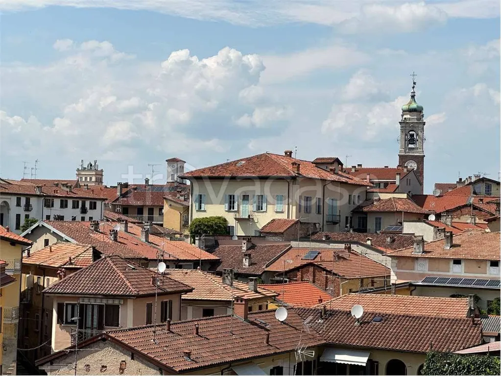 Rented Flat with Balcony in Oleggio Centre
