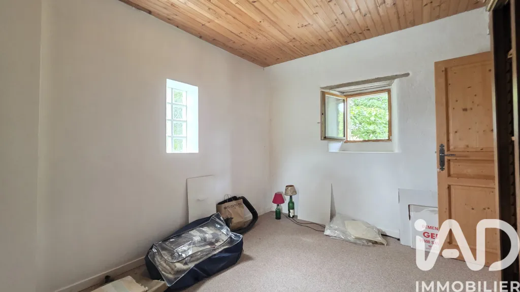 Rooms - Traditional Stone House with Garden in Guichen