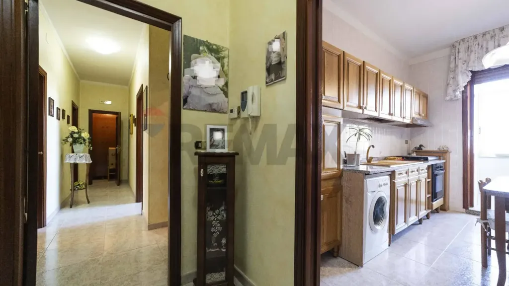 Esik - Spacious Apartment with Terrace in Bari