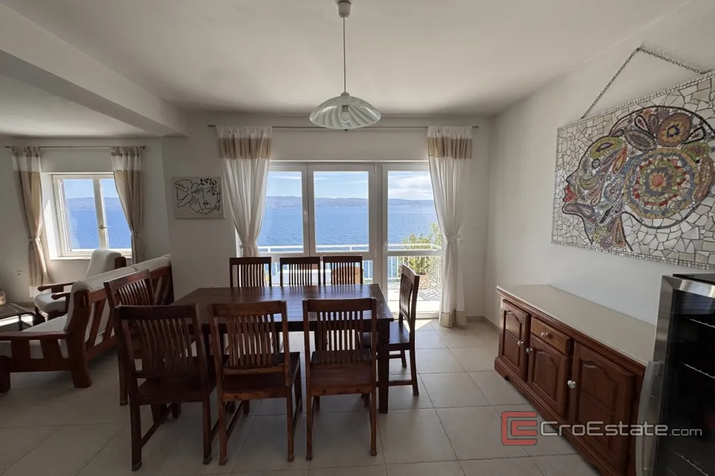 Söögituba - House with Sea View near Omis