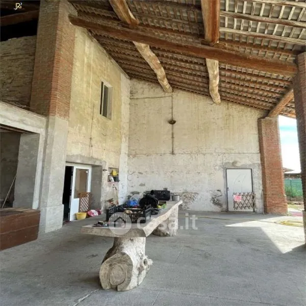 Pièces - Two-Level Apartment in Ex-Rural Compound, Casalmaggiore