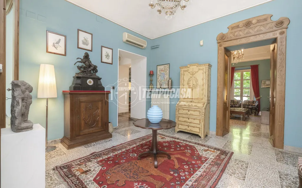 Esik - Prestigious Apartment with Terrace in Torino