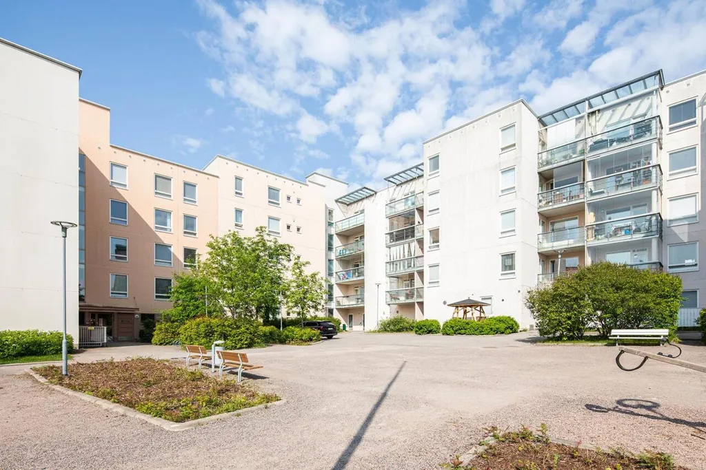 Jardin - Five-Bedroom Apartment with Sauna in Vuosaari