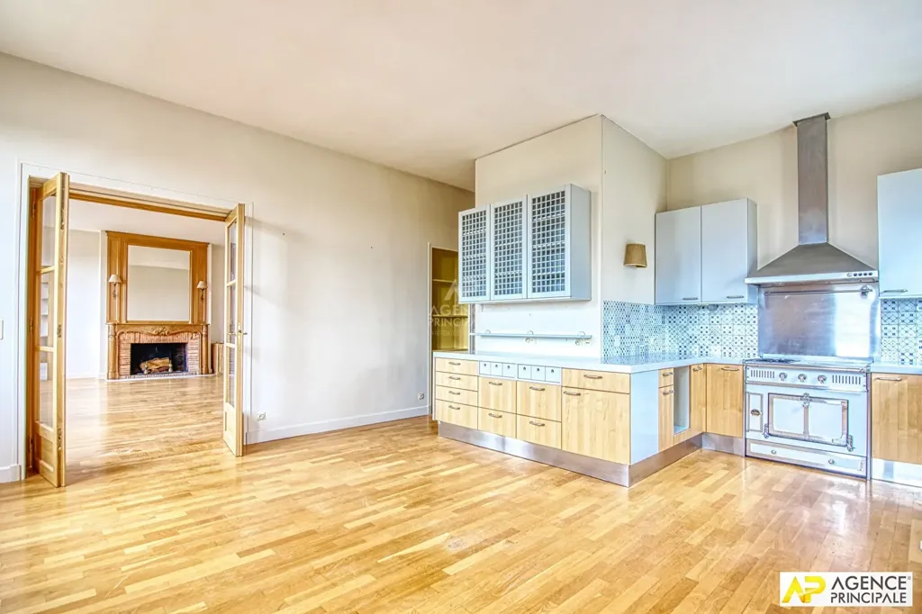 Cuisine - Appartement Duplex avec Jardin à Versailles