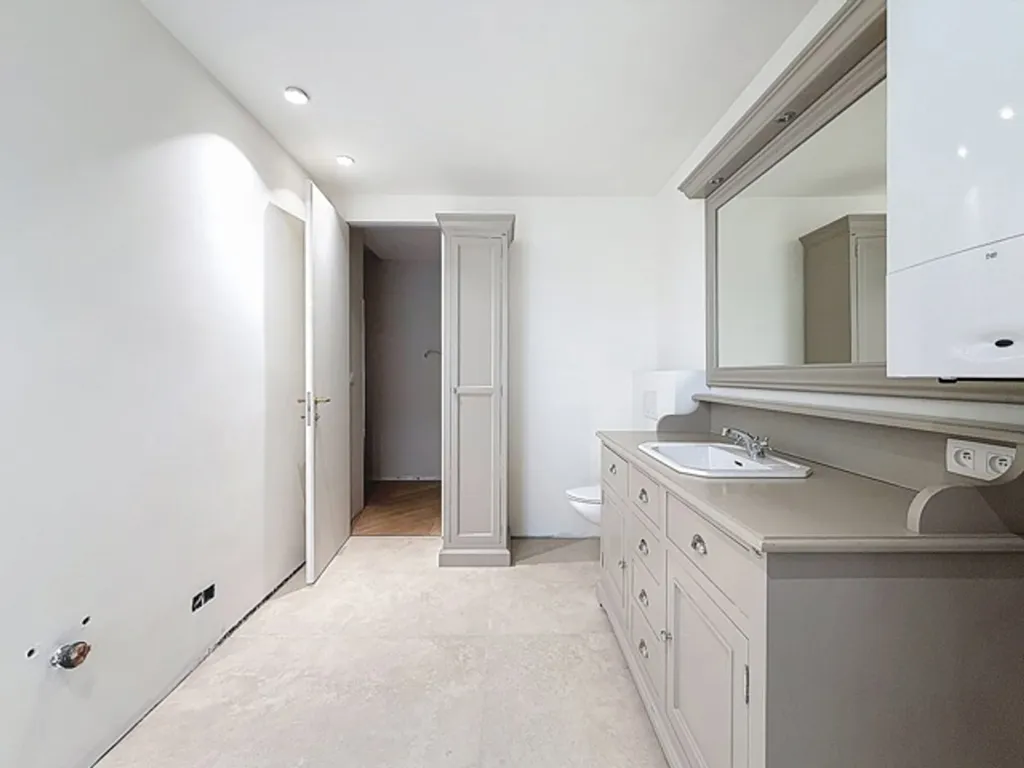 Salles de bain - Duplex avec Jardin dans le Quartier Louise