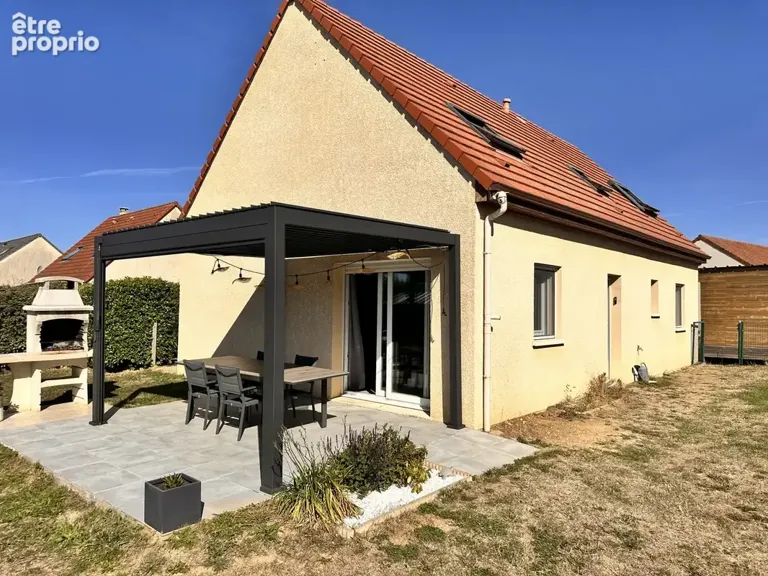 House with Garden View on Evreux - Saint-André-De-l'Eure Axis