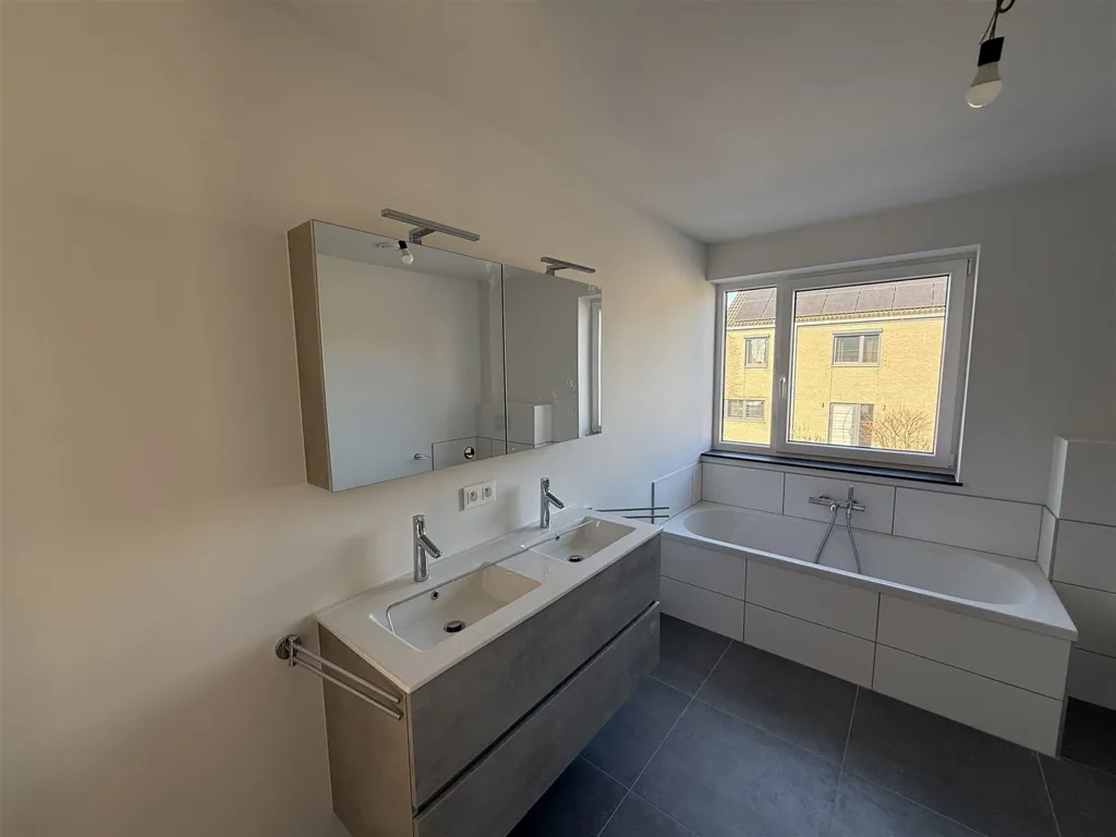 Bagni - Eco-Friendly House with Solar Panels in Cerexhe-Heuseux