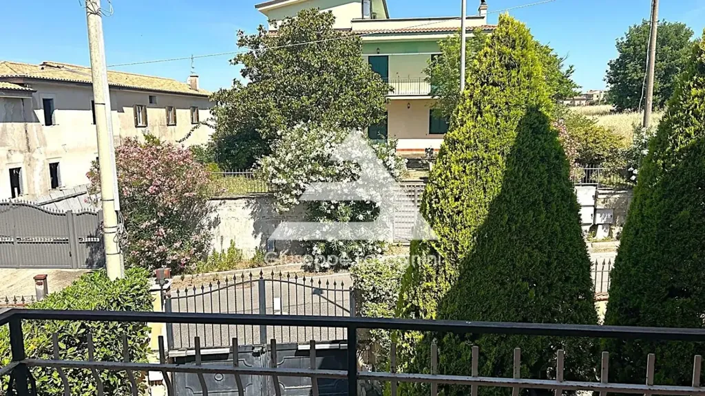 Balcon - Quadrilocale with Balconies in Albano Laziale