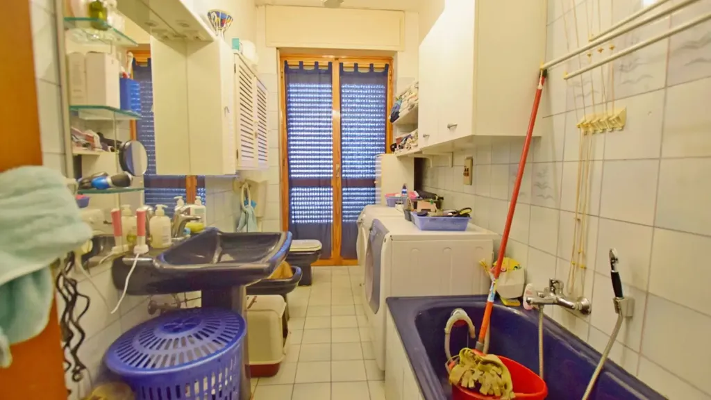 Pesuköök - Spacious Flat with Balcony in Mondovì