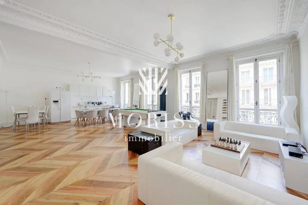 Elutuba - Haussmannian Apartment with Period Features in Paris