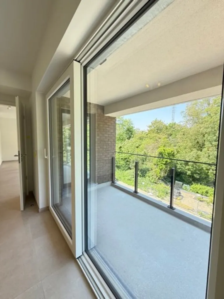 Balcony - Contemporary 1-Bed Flat with Terrace in Liège