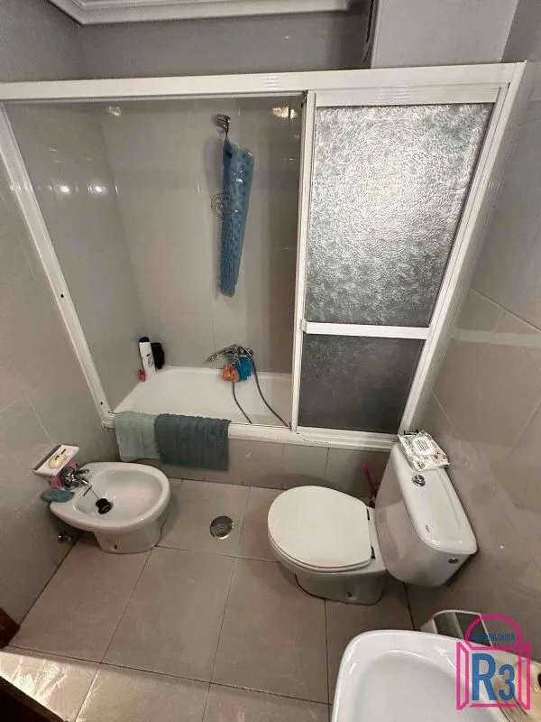 Salles de bain - 3-Bed Flat with Terrace in San Esteban