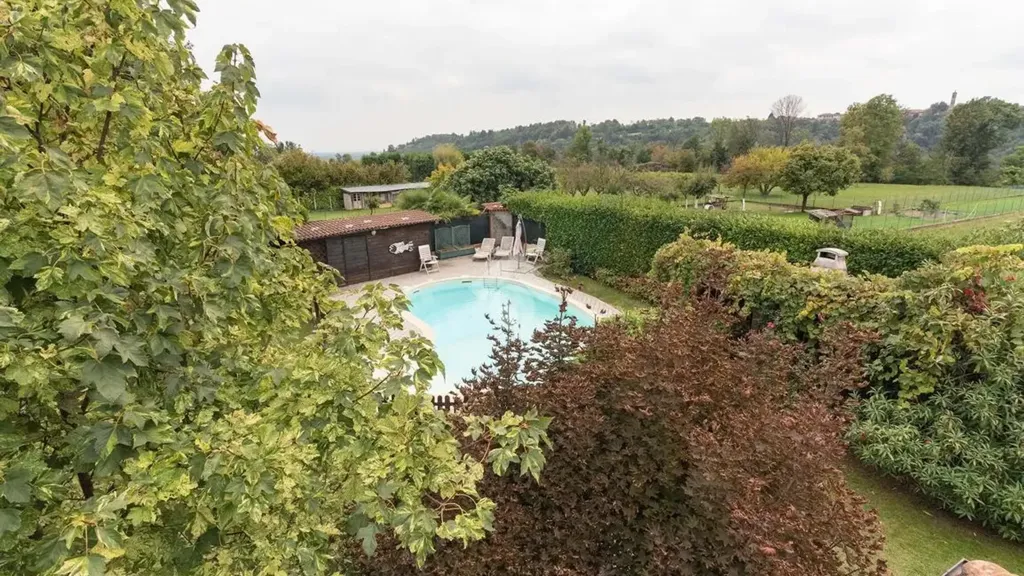 Bassein - Villa with Pool and Garden in Barbania