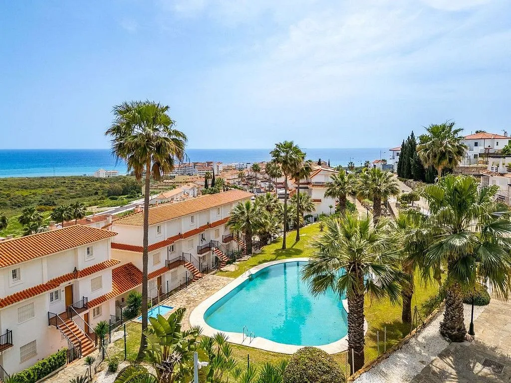 Bassein - Duplex with Pool and Terrace in Manilva