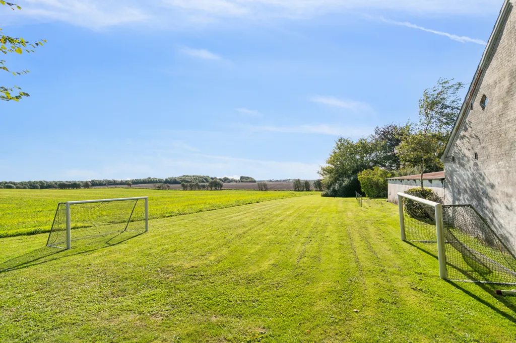 Jardin - Renovated Farmhouse with Open Fields in Låstrup
