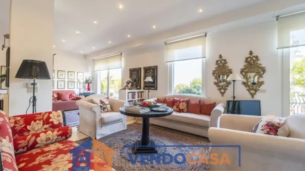 Elutuba - Luxury Penthouse with Panoramic Terrace in Cuneo