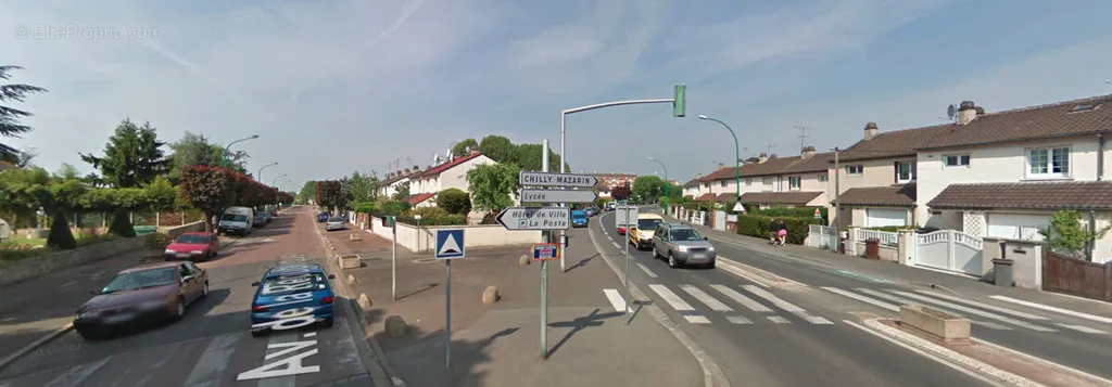 Parkimiskoht asukohas Morangis