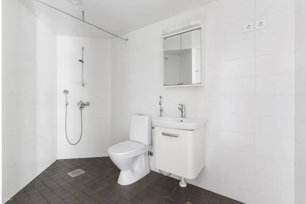 Salles de bain - Studio Apartment with Glazed Balcony in Haaga