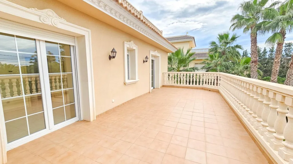 Terrasse - Luxury Villa with Pool in Cabo Roig