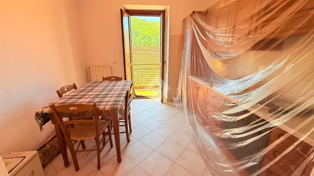 Salle à manger - Apartment with Three Balconies in Lanzo Torinese