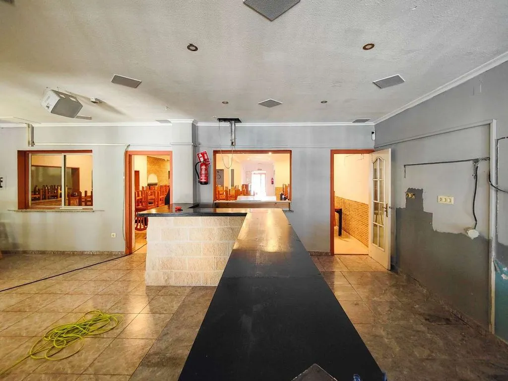 Pièces - Restaurant with Apartments in Torrevieja
