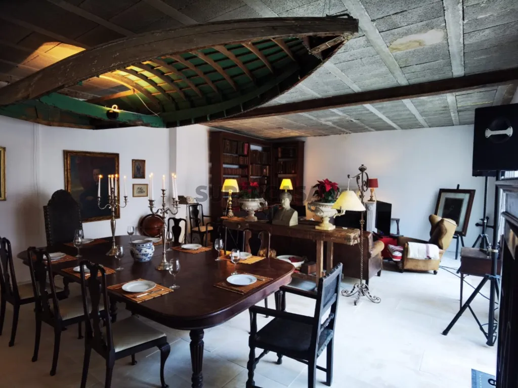 Dining Room - Historic Triplex with Pool in Costa da Caparica