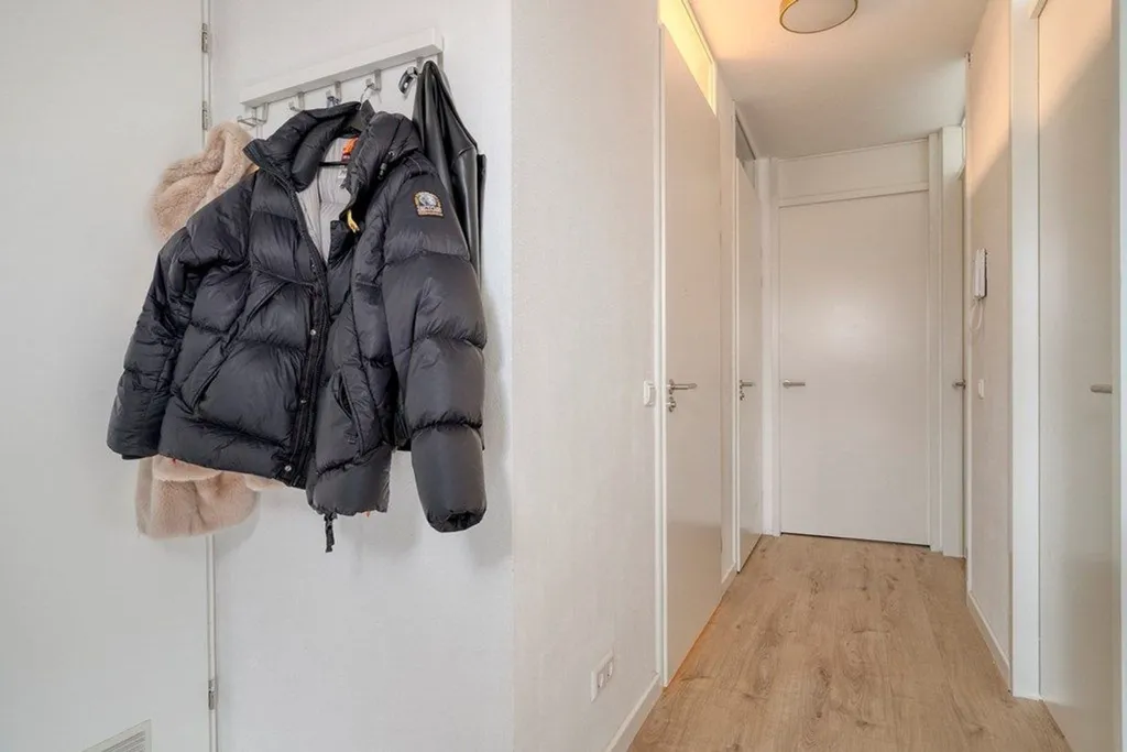 Esik - 1-Bedroom Apartment with Balcony in Rotterdam