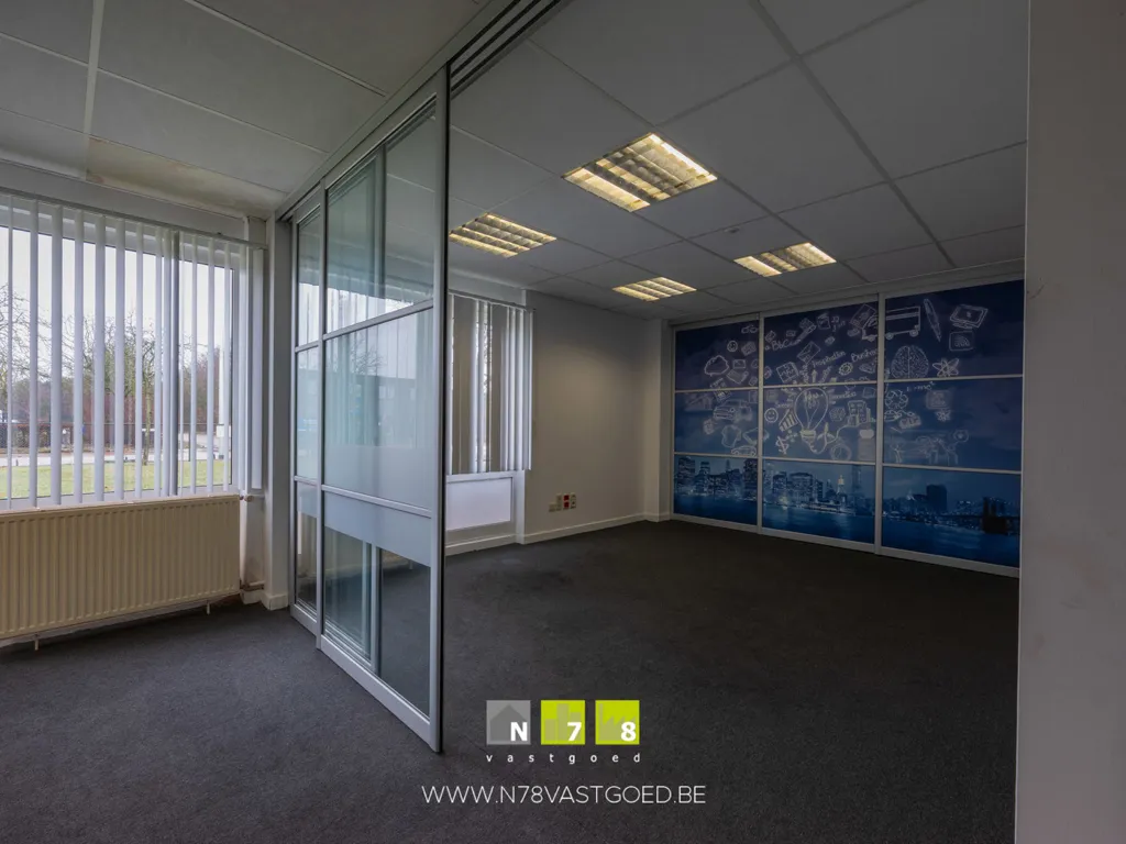 Kabinet - Office Space with Parking in Oudsbergen