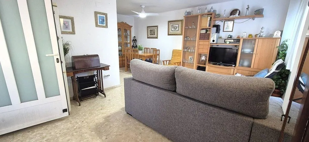 Séjour - Apartment with Terrace and Pool in Daimús
