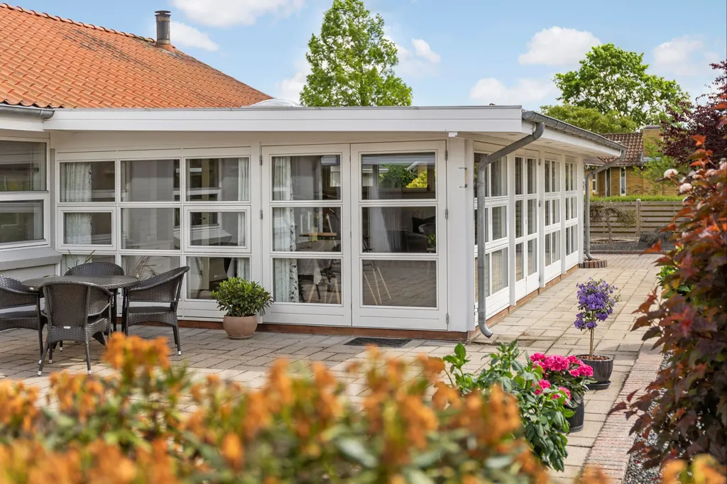 Terrazza - Villa with Attractive Location in Skovhaven