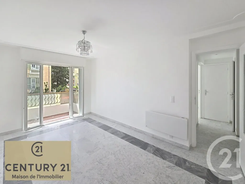 Bedrooms - 2-Bedroom Apartment with Balcony in Nice