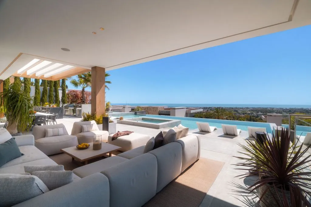 Terrass - Luxury Villa with Spa in La Quinta