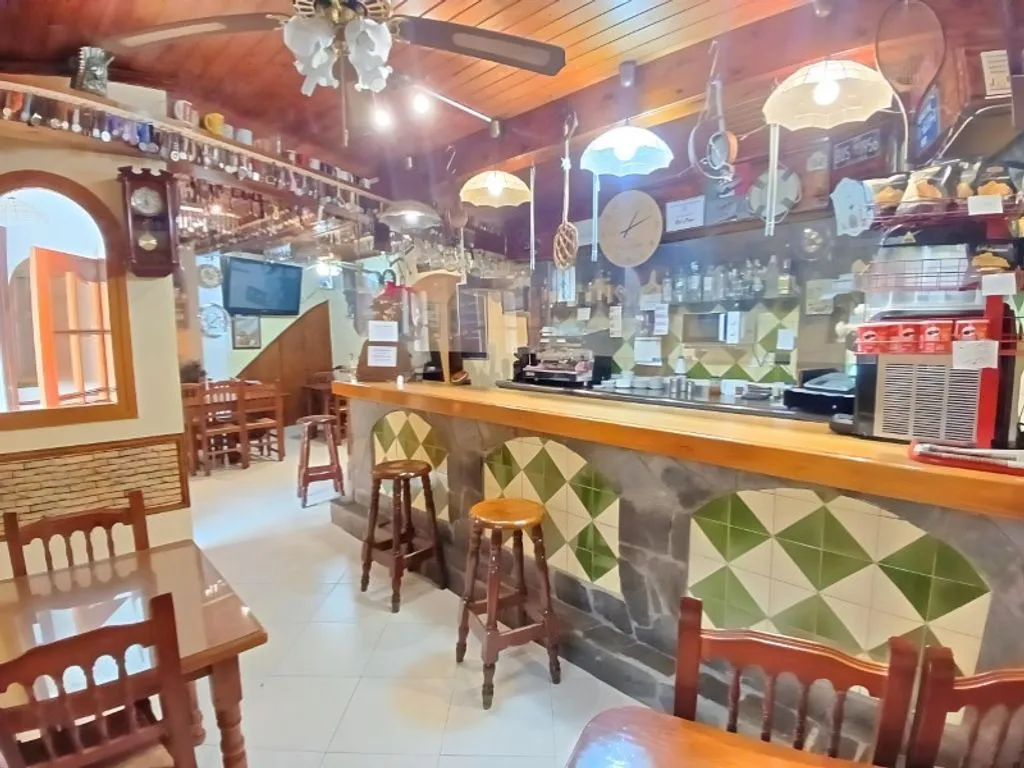 Toad - Chalet with Restaurant in Llorenç del Penedès