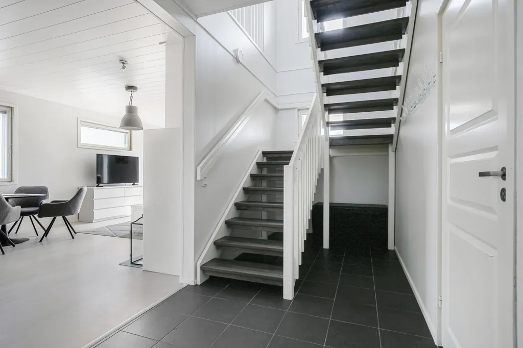 Toad - Contemporary Villa with Lake View in Vihti