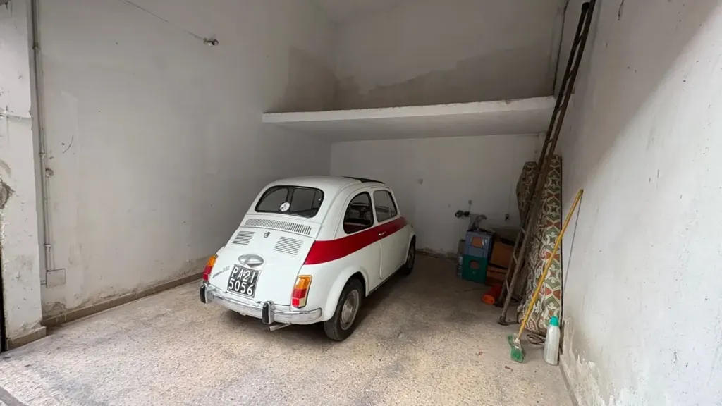 Garaaž - Apartment with Parking in Palermo