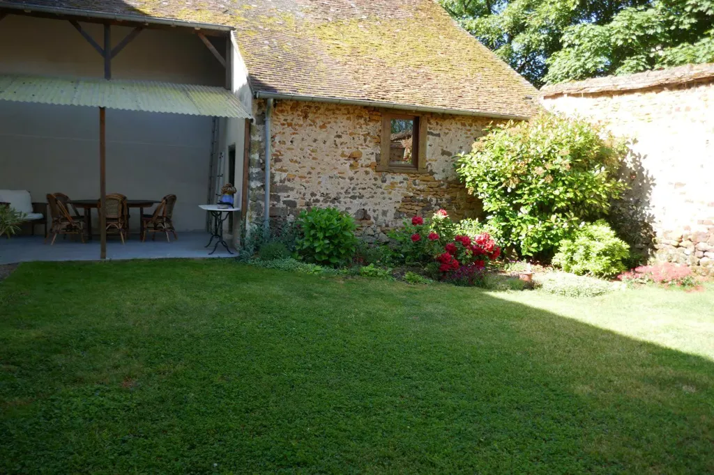 Giardino - Charming Red Stone House in Chaillac