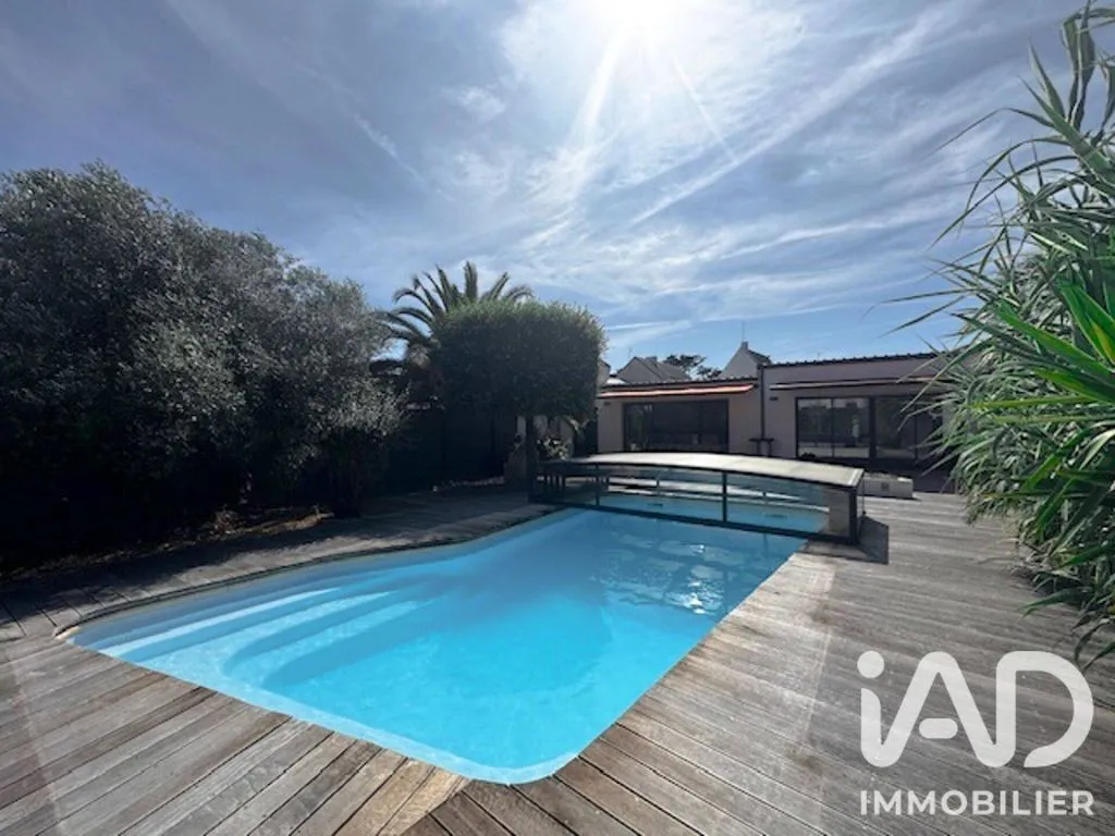 Pool - Contemporary Villa with Pool in Batz-sur-Mer