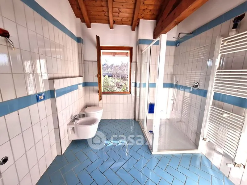 Bathrooms - Rustic Villa with Private Garden in Trescore Balneario