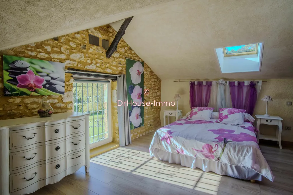 Bedrooms - 16th Century Mill with Pool in Montignac
