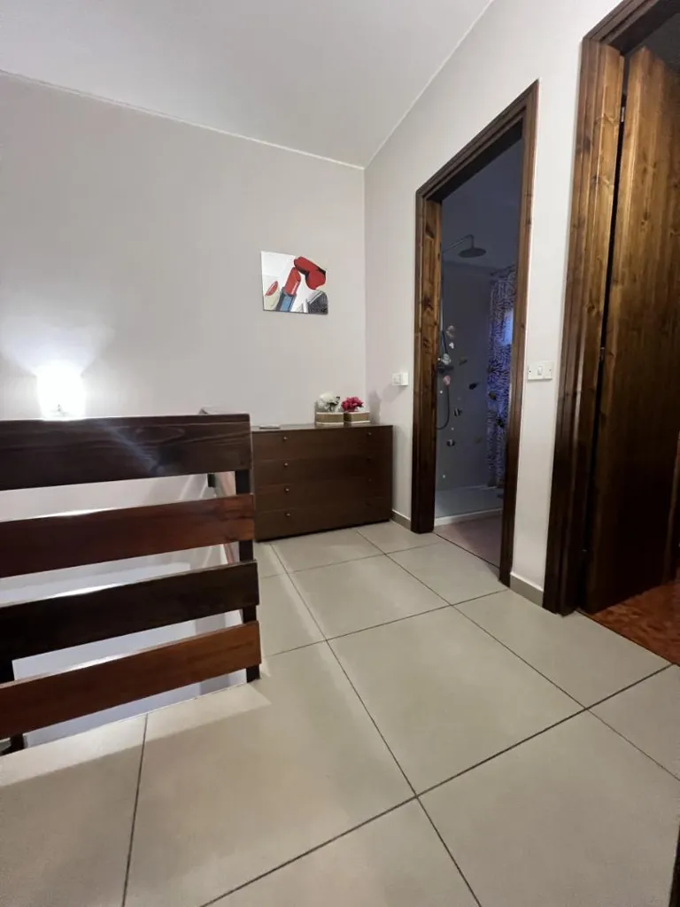 Two-Level Apartment with Pool in Sirmione