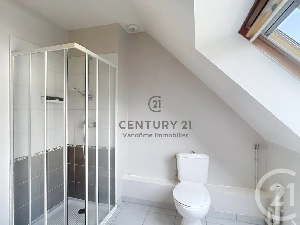 Salles de bain - Studio Lumineux avec Parking à Crépy-en-Valois