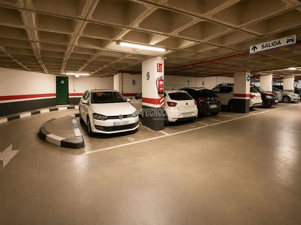Garage - Flat with Terraces in Carabanchel, Madrid