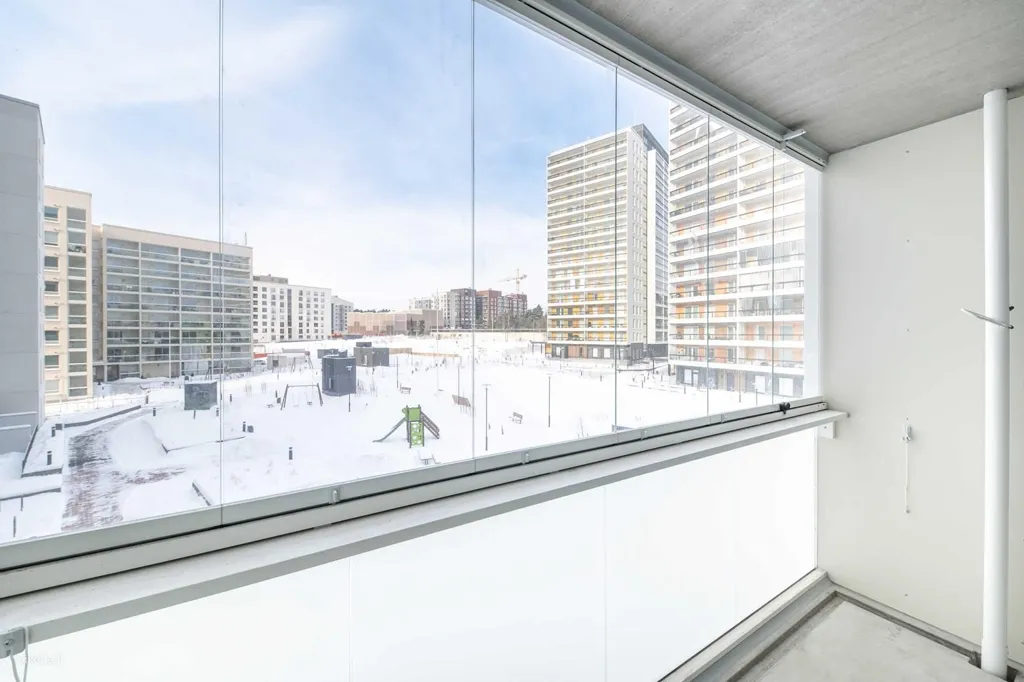 Balcon - Modern Apartment with Balcony in Helsinki
