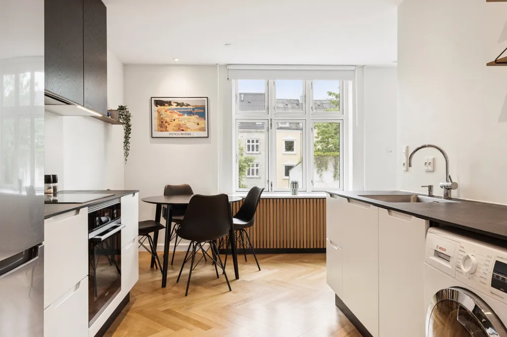 Cuisine - 2-Bed Apartment in Historic Building, Aalborg