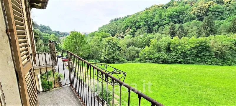 Rõdu - Rearranged Apartment with Balconies in Pralungo