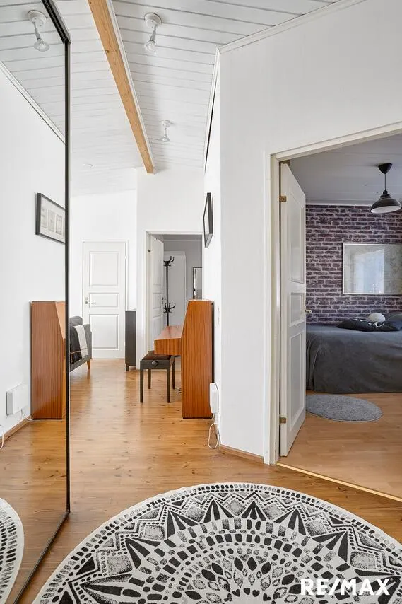 hallway_entrance