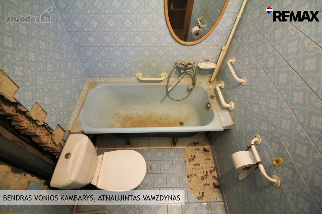 Bathrooms - 3-Bedroom Apartment with Balcony in Šiauliai Centre