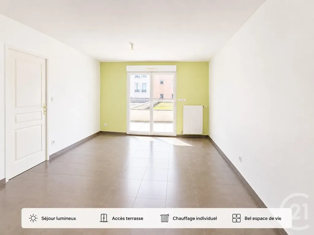 Rooms - T2 with Terrace in Oullins Centre